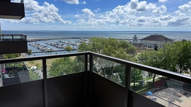 Sir Richard Towers in Oakville, ON - Building Photo - Building Photo