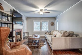 6139 Reiger Ave in Dallas, TX - Foto de edificio - Building Photo