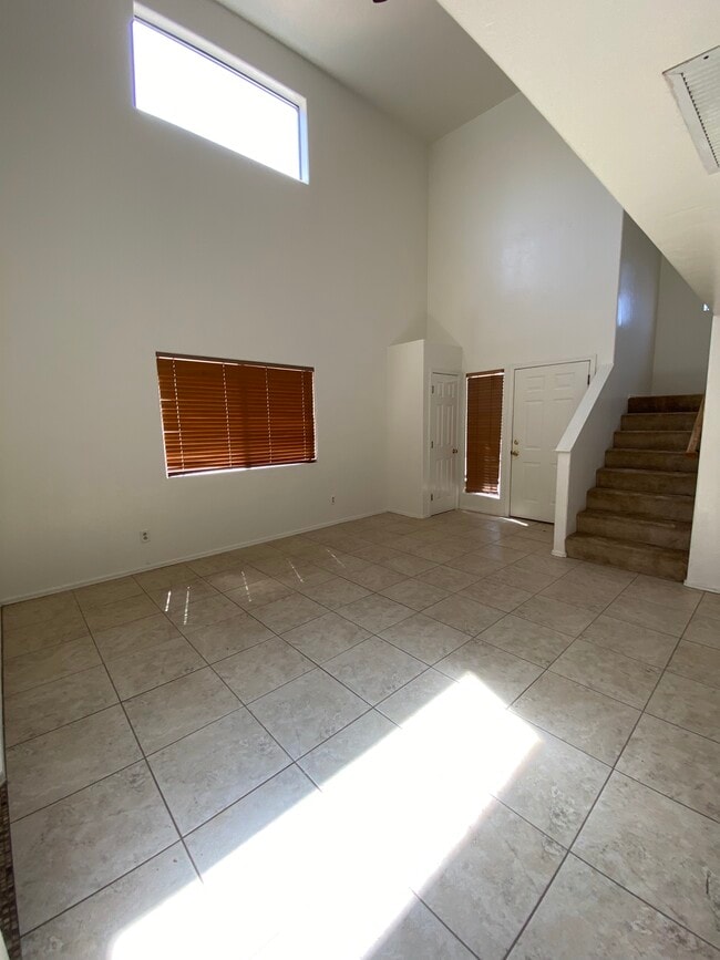 1805 E Calle Grandiosa in Tucson, AZ - Building Photo - Building Photo
