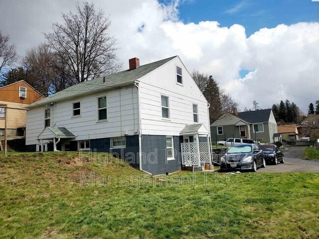 1155 NE Lake St in Pullman, WA - Building Photo - Building Photo