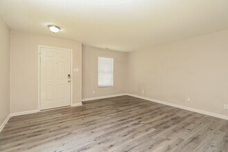 7234 Fox Point Dr in Charlotte, NC - Building Photo - Building Photo