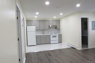 92 Velie Rd in Lagrangeville, NY - Foto de edificio - Building Photo