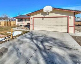 1338 Jobs Peak Dr in Gardnerville, NV - Building Photo