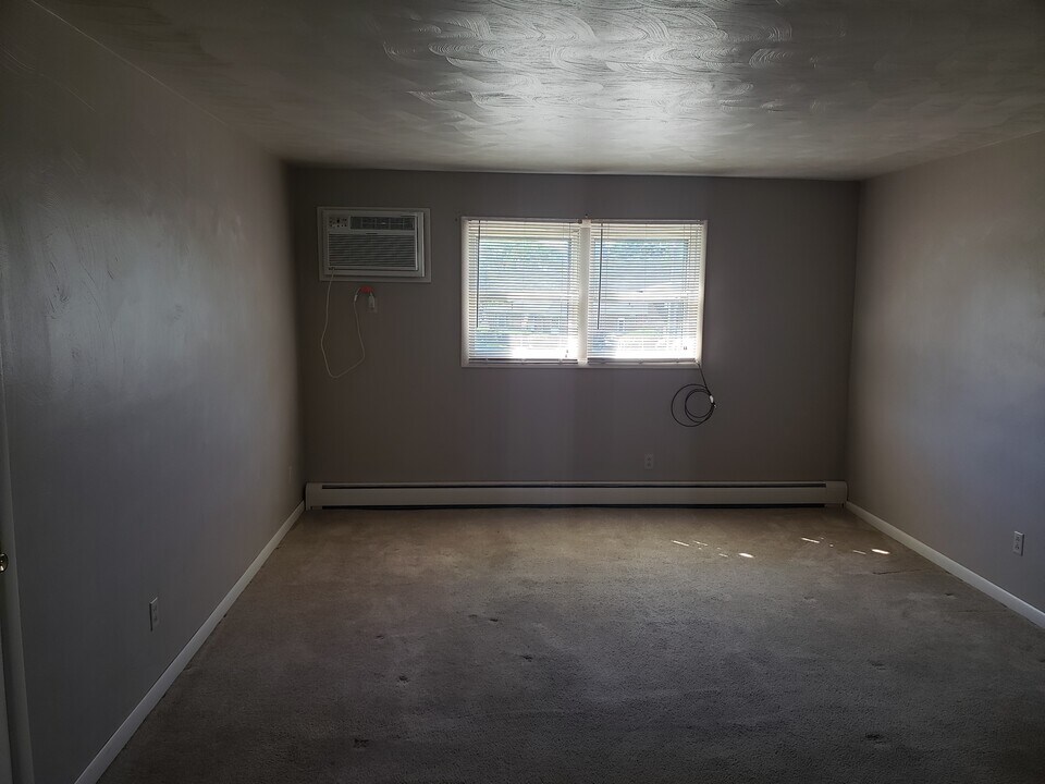 24 Sandy Ct, Unit 4 Photo