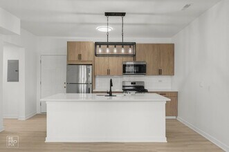 7717 N Sheridan Rd in Chicago, IL - Building Photo - Building Photo