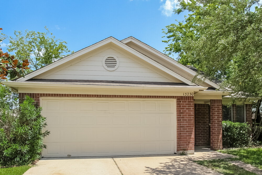 13230 Firebrick Dr in Houston, TX - Building Photo