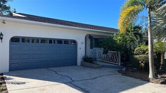 912 72nd St NW in Bradenton, FL - Building Photo