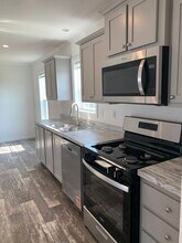 306 E 37th Pl in Bellevue, NE - Building Photo - Building Photo