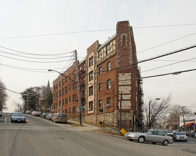 Dobbs Ferry Manor in Dobbs Ferry, NY - Foto de edificio - Building Photo