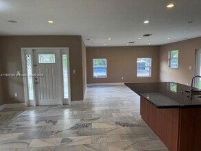 200 NE 44th St in Miami, FL - Building Photo - Building Photo