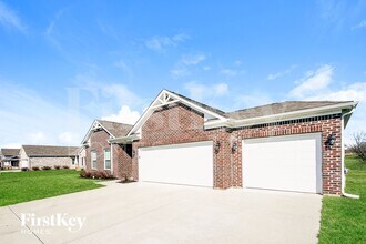 221 St Andrews Ave in Edinburgh, IN - Building Photo - Building Photo