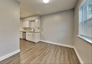 4832 Locke Ave in Fort Worth, TX - Building Photo - Building Photo