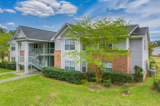 Azalea Park Apartments in Summerville, SC - Foto de edificio - Primary Photo