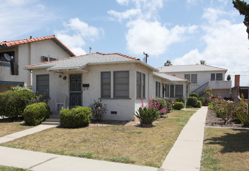 4455 Mcclintock St in San Diego, CA - Foto de edificio