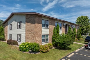 Woodfield Circle Apartments in Wausau, WI - Building Photo