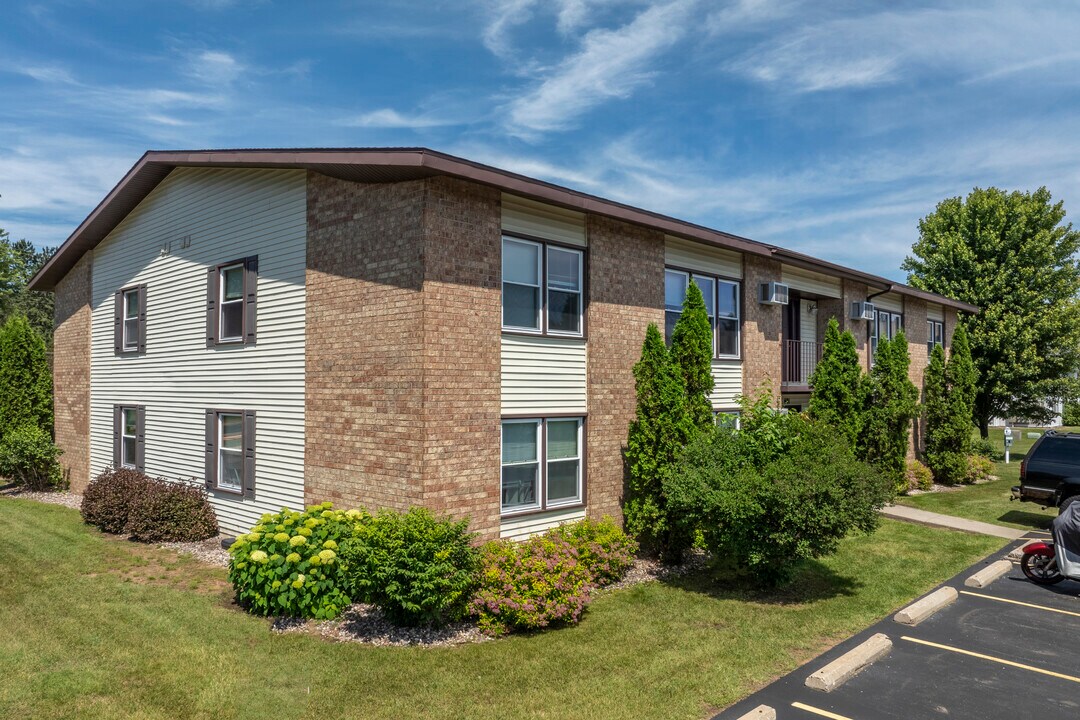 Woodfield Circle Apartments in Wausau, WI - Foto de edificio