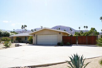 45945 Verba Santa Dr in Palm Desert, CA - Building Photo - Building Photo