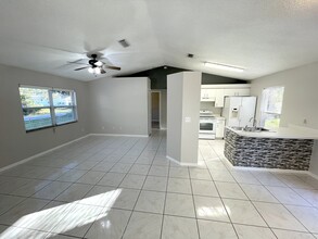 420 Fronda Ave SW in Palm Bay, FL - Building Photo - Building Photo