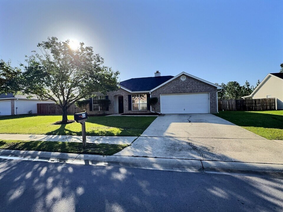 46 Lakeview Dr in Ocean Springs, MS - Building Photo