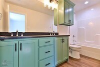 2323 S 18th St photo'