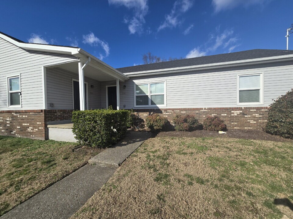 736 Baugh Rd in Nashville, TN - Foto de edificio