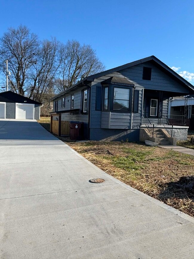 166 E Bell St in Alcoa, TN - Building Photo - Building Photo