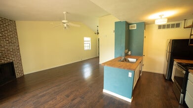 1601 Faro Dr, Unit 2304 in Austin, TX - Building Photo - Building Photo