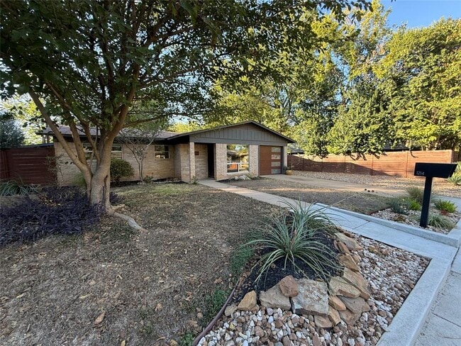 1214 Arthur Stiles Rd in Austin, TX - Building Photo - Building Photo