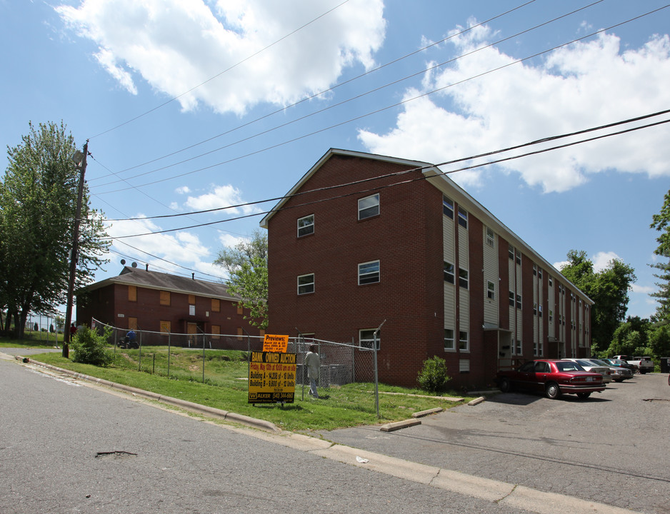 Hillside Manor in Winston-Salem, NC - Building Photo