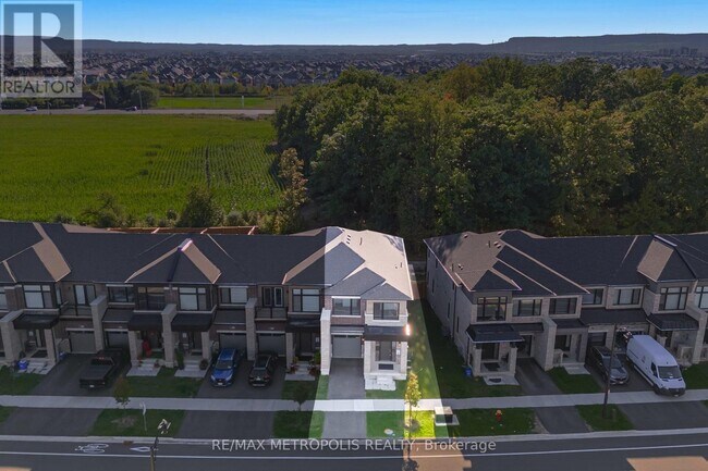 1460 Rose Way in Milton, ON - Building Photo - Building Photo