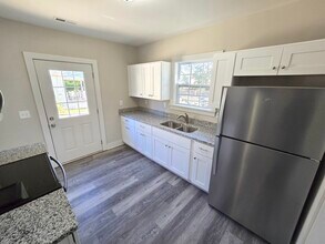 9447 Peachtree St in Norfolk, VA - Building Photo - Building Photo