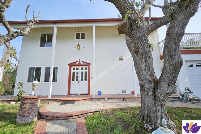 8640 Farralone Ave in West Hills, CA - Building Photo - Building Photo