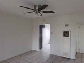 6501 Stafford Ave in Huntington Park, CA - Foto de edificio - Building Photo