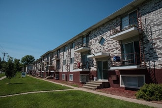 The Malory Apartments in Cedar Rapids, IA - Building Photo - Building Photo