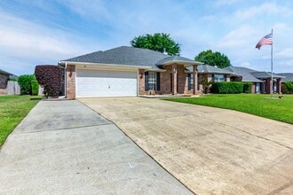 3175 Border Creek Dr in Crestview, FL - Building Photo - Building Photo
