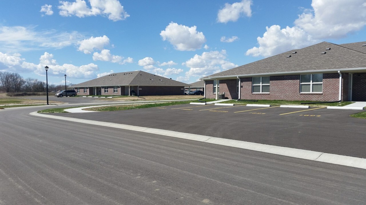 Twin Lakes Apartments in Shelbyville, IN - Foto de edificio