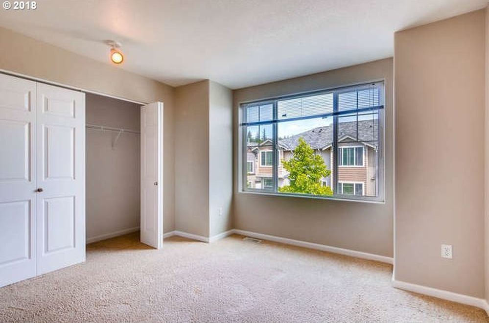15330 SW Mallard Dr in Beaverton, OR - Foto de edificio