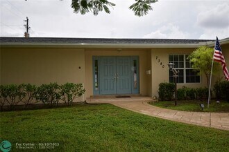 7340 NW 11th Ct in Plantation, FL - Building Photo - Building Photo