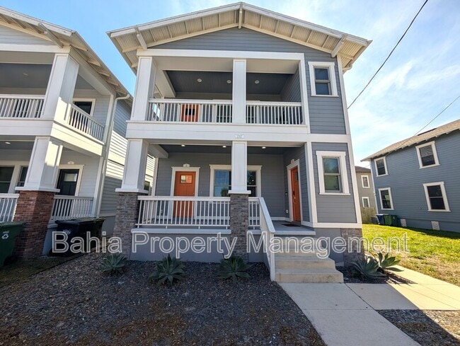 property at 1707 E Columbus Dr