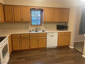 14292 Trenton Ave in Strongsville, OH - Building Photo - Building Photo