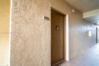 11730 SW 2nd St in Pembroke Pines, FL - Building Photo - Building Photo