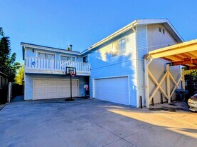 927 Freeman Ave in Long Beach, CA - Building Photo