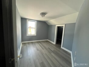 7 Bound Brook Ave in Piscataway, NJ - Building Photo - Building Photo