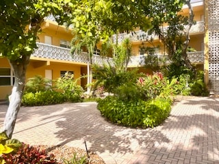 815 Middle River Dr in Fort Lauderdale, FL - Building Photo - Building Photo