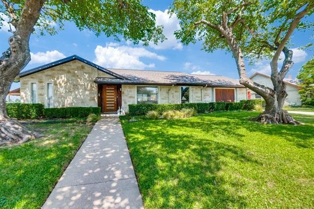 property at 3211 Brookhaven Club Dr