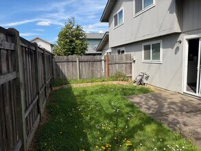 1322 Q St in Springfield, OR - Building Photo - Building Photo