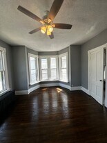 1819 W 3rd St, Unit 3 in Davenport, IA - Building Photo