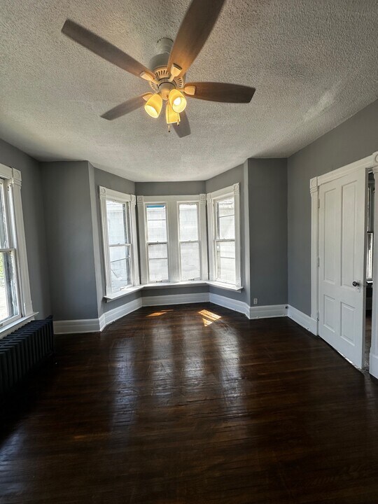 1819 W 3rd St, Unit 3 in Davenport, IA - Foto de edificio