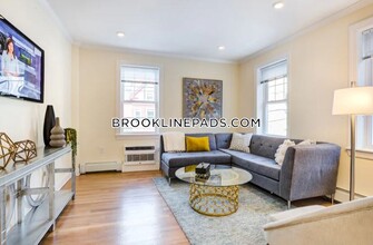 1223 Beacon St in Brookline, MA - Building Photo - Building Photo