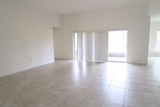 3709 Isles Arbor Ln in Kissimmee, FL - Building Photo - Building Photo